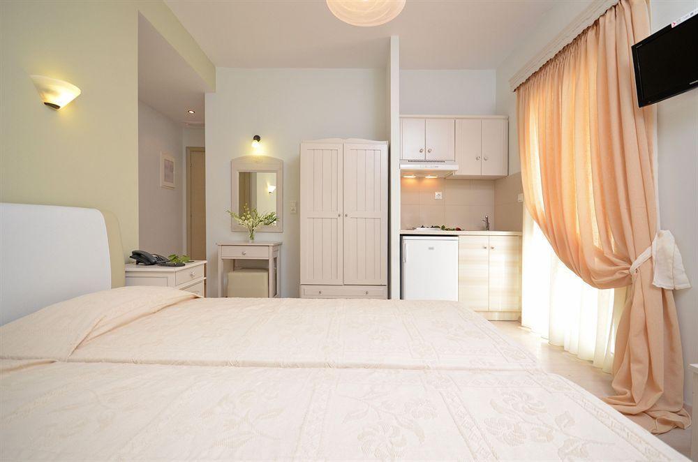 Aparthotel Blue Sky Naxos City Esterno foto